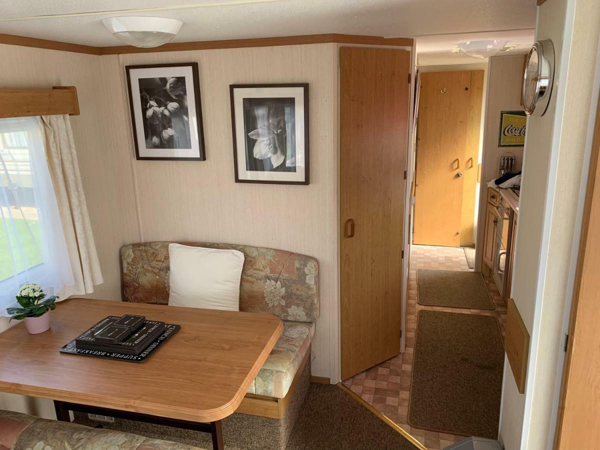 Chapel Caravans S191 Hotel แชเปิลเซนต์เลนเนิร์ดส์ ภายนอก รูปภาพ